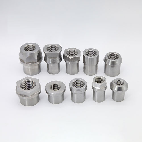 Alloy steel weld-in tube adapter bung with turned outside diameter and internal thread